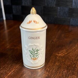1992 Lenox Spice Garden Porcelain Spice Jar in Ginger